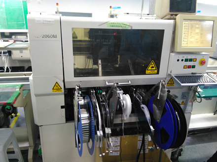 juki Roll Label Feederinto machine into machine